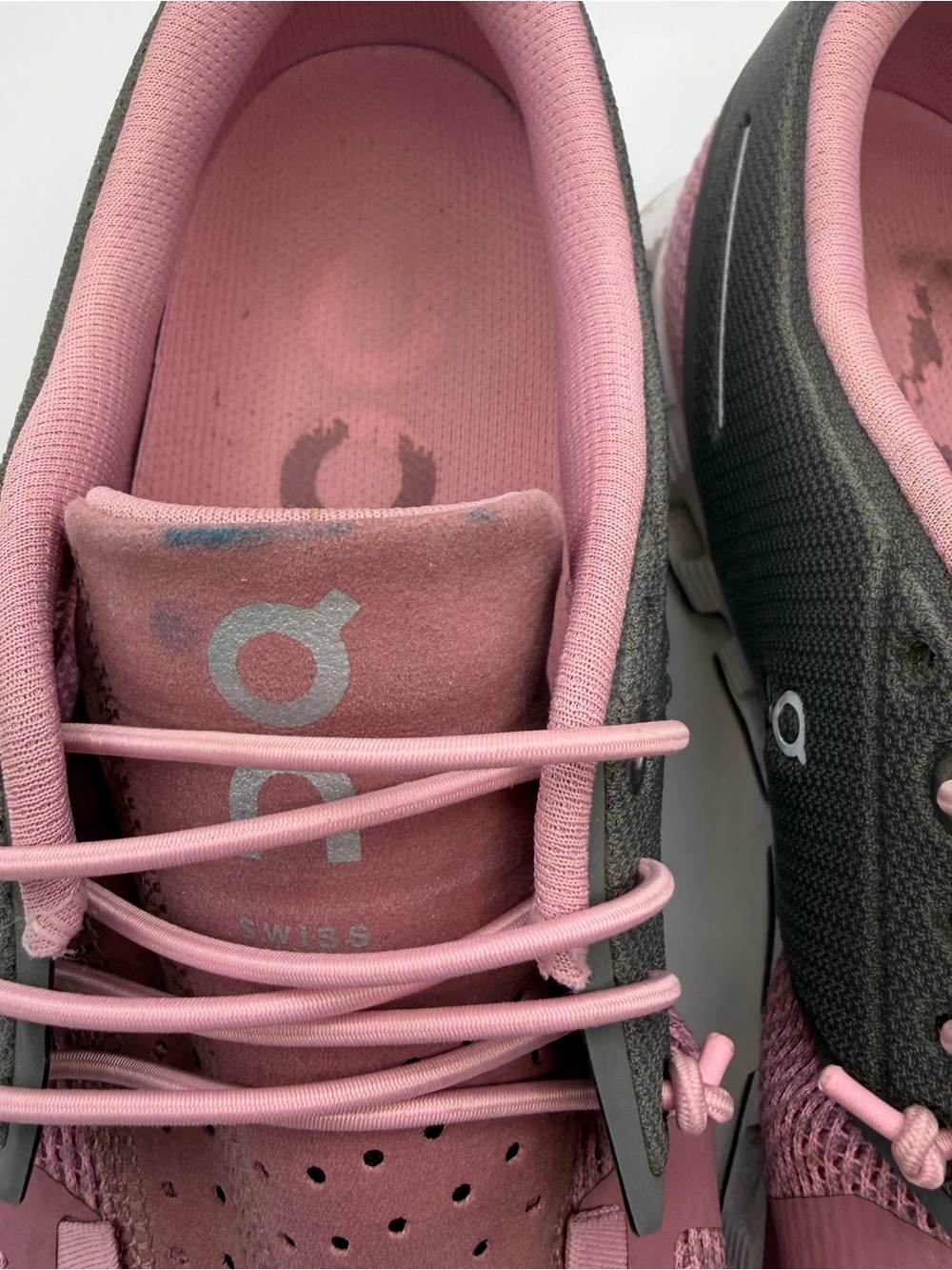 On Running Women's Dusty Rose and Charcoal Cloud Running Shoes - Picture 2 of 12